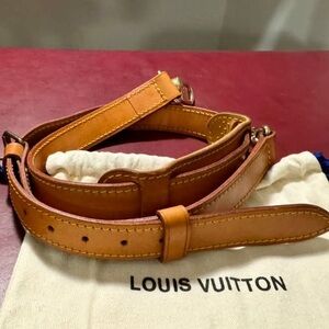 Louis Vuitton Bandoulière Vachetta Leather Luggage Strap & Accessories